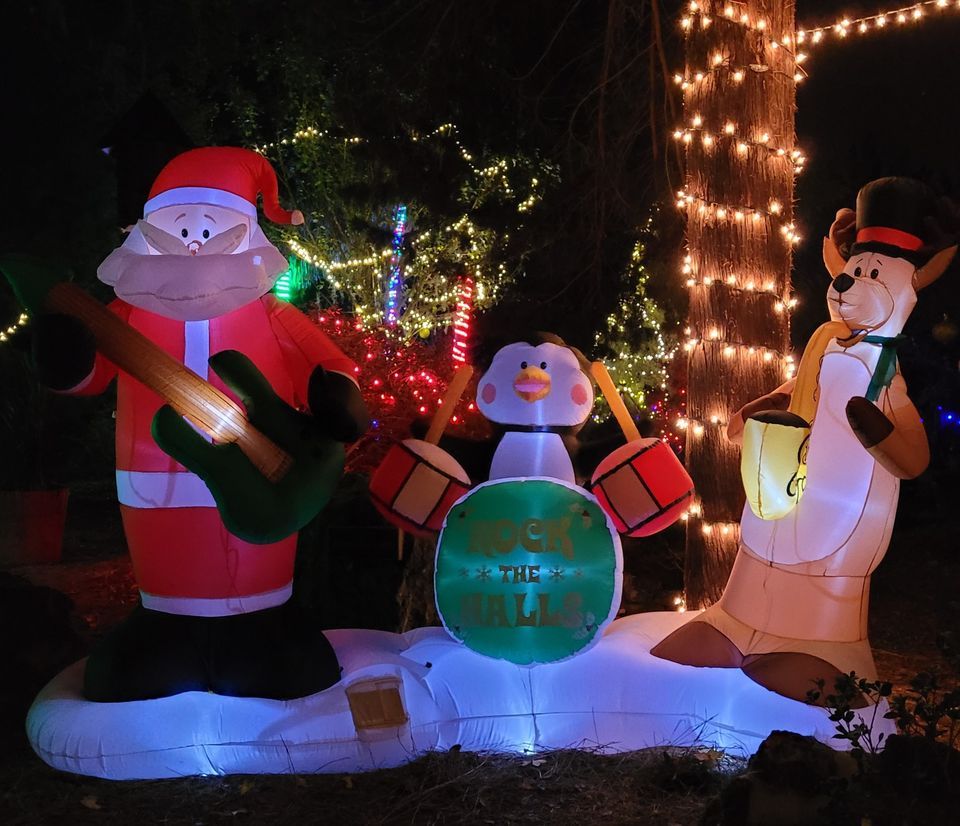 Christmas in the Quarry 2023 Cedar Lakes Woods and Gardens, Williston