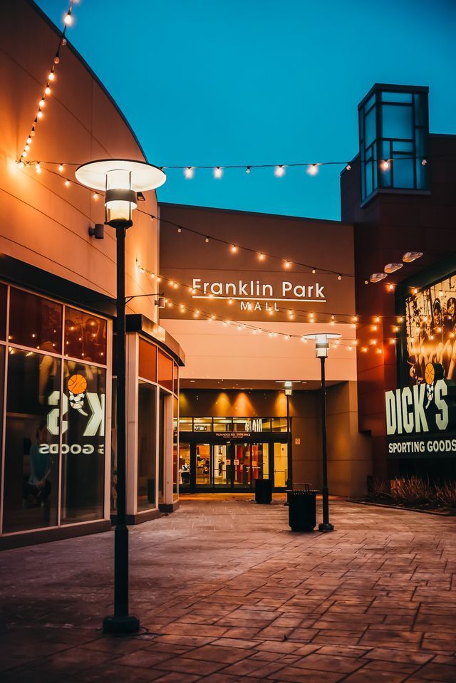 Countdown to Christmas Franklin Park Mall, Toledo, OH December 19