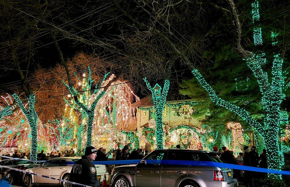 Walking Tour Guided walking tour of Dyker Heights Christmas Lights