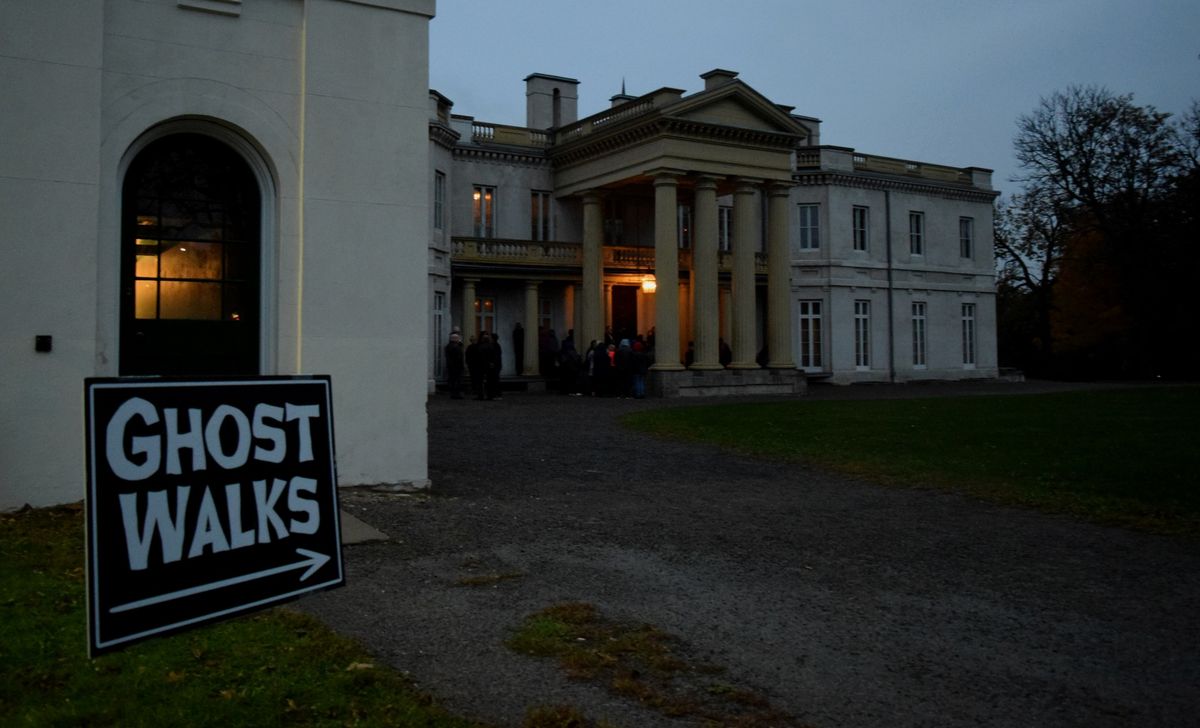 Dundurn Castle & Bus Tour