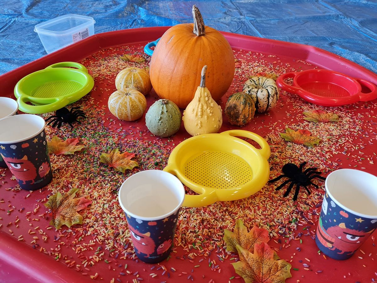  SOLD OUT! - Halloween Messy Play at BAYSTON HILL MEMORIAL HALL 10am-11.15am 30\/10\/24