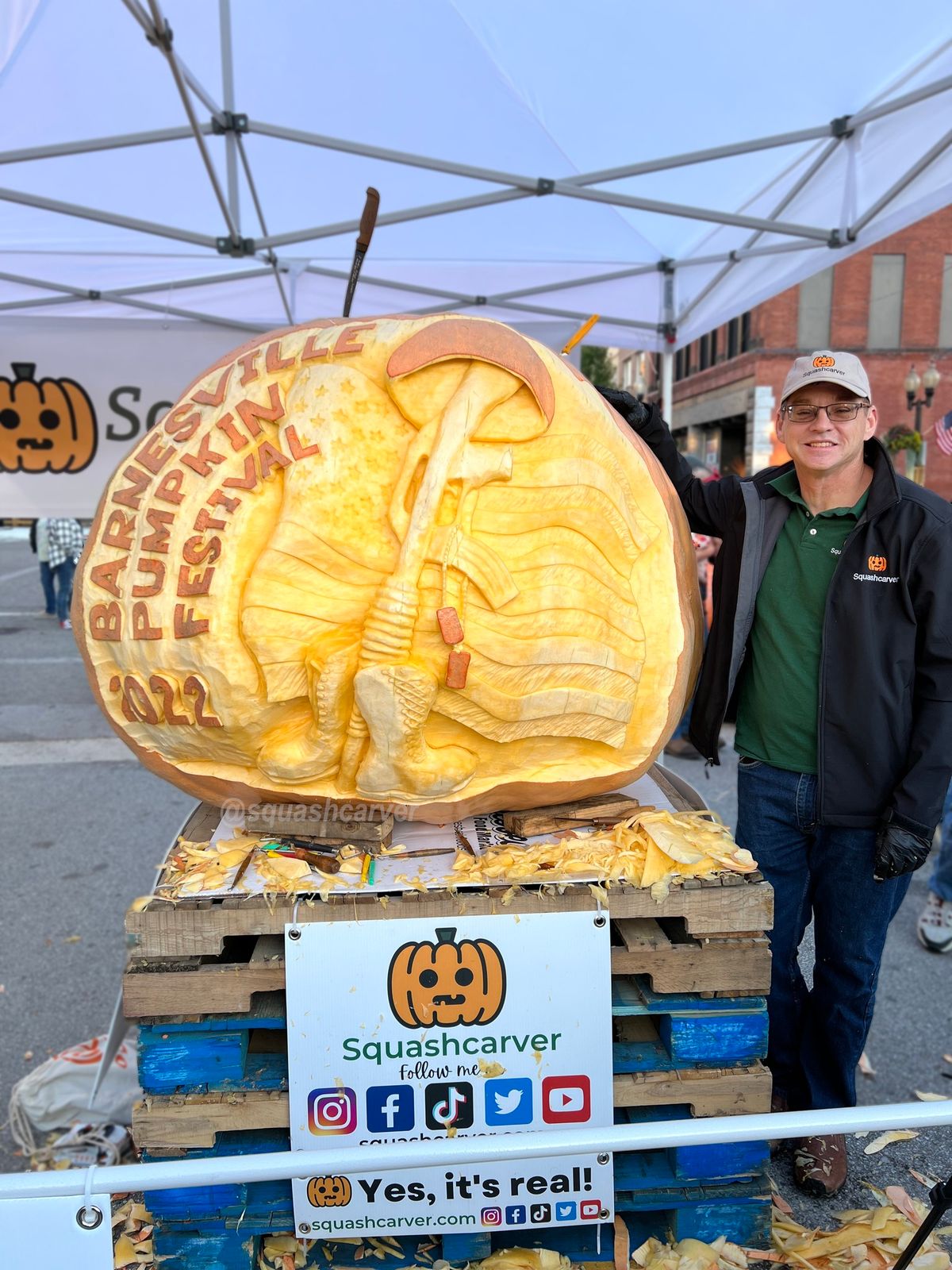 Squashcarver at Barnesville Pumpkin Festival 2024 Barnesville Pumpkin