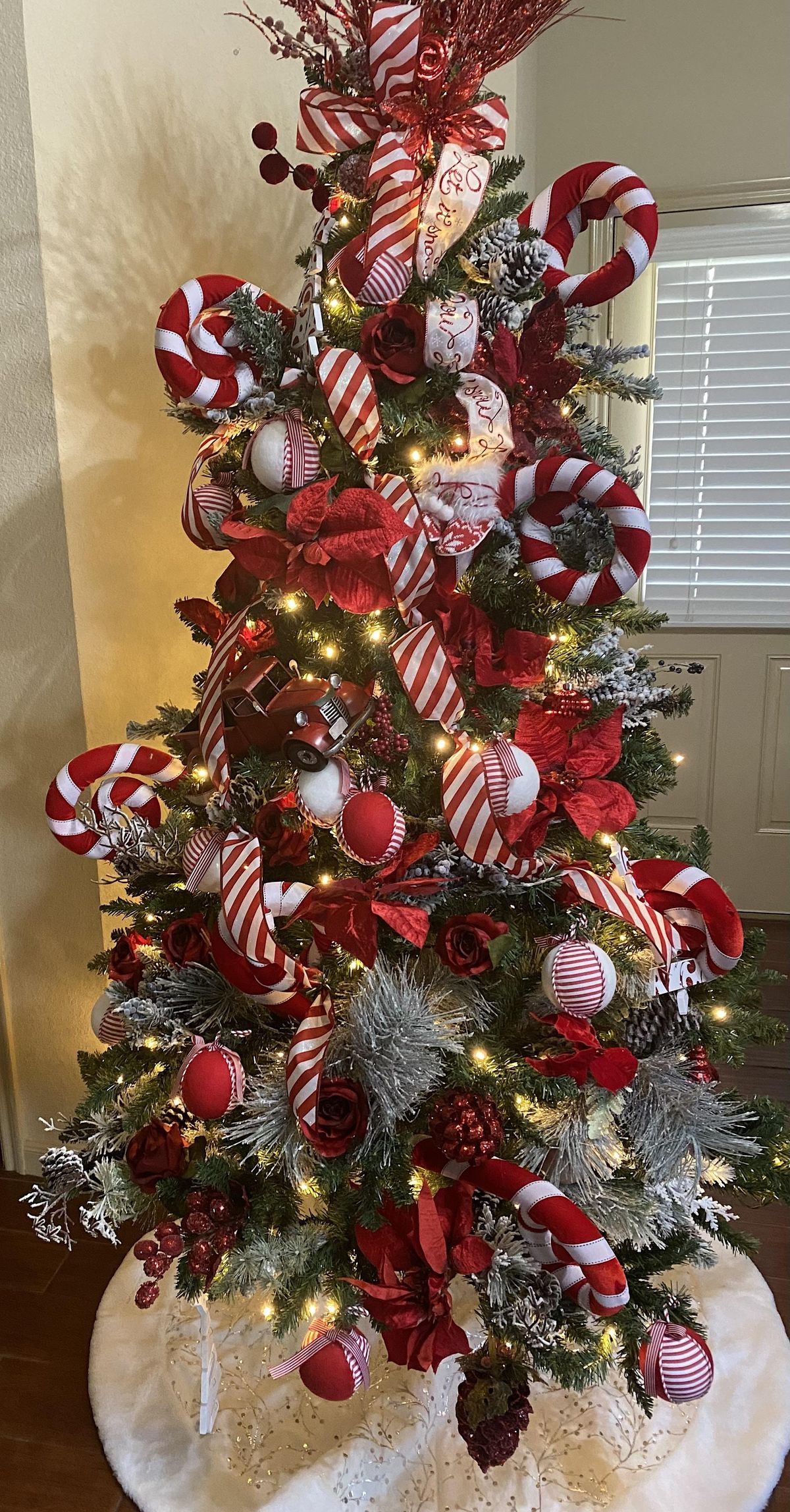 Wreath the Night Away! West Bellfort Property Association, Houston