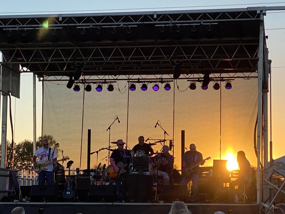 BMB Christmas Show Tuners on Main Street, Maryland Heights, MO