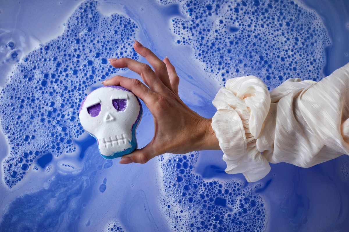 LUSH Swansea | Halloween Bath Bomb Workshop