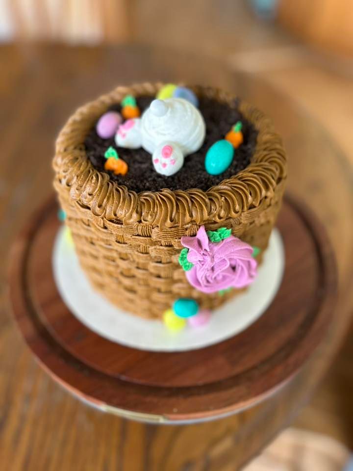 Easter Basket Cake Decorating with Lindsay