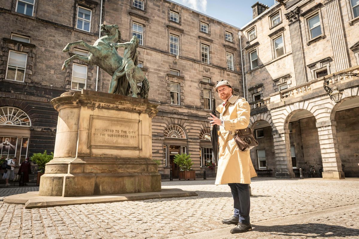 Halloween Offer:Edinburgh Historical Gems Tour with Whisky & Local Flavours