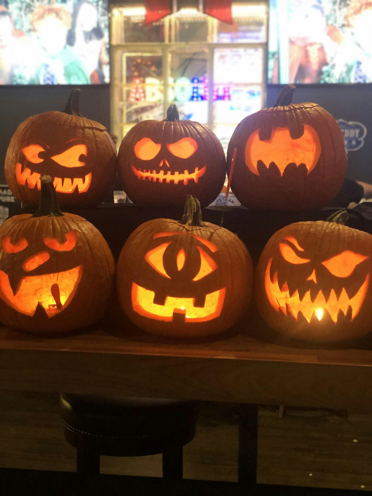 Stoney's Uptown 8th Annual Pumpkin Carve