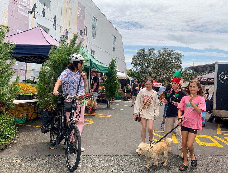 Christmas Eve Market Grey Lynn Farmers Market, Auckland, AU