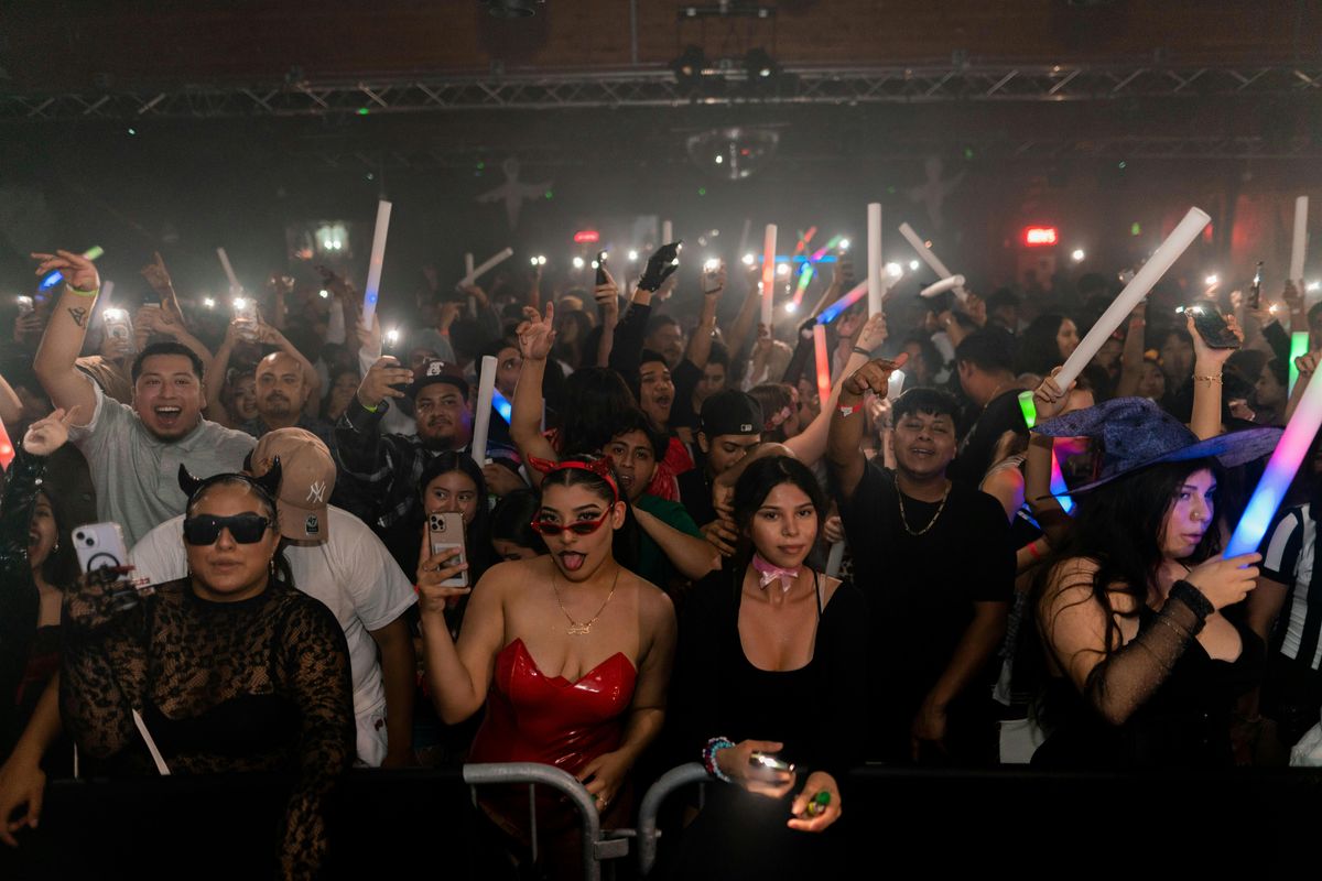 ADICTIVA x CASA DEL REGGAETON PRE HALLOWEEN PARTY 18+ \/ FREE B4 10:30 PM