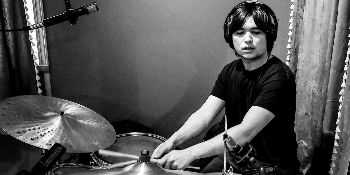 Spooks and Swing with the Miles Damaso Trio