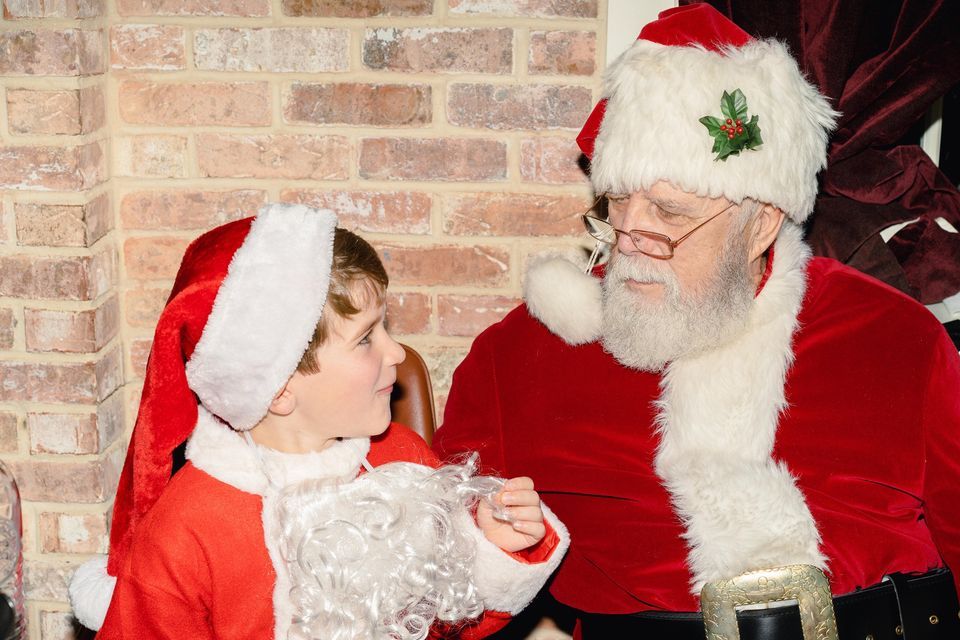 Breakfast with Santa Theismann's Restaurant and Bar, Hybla Valley, VA