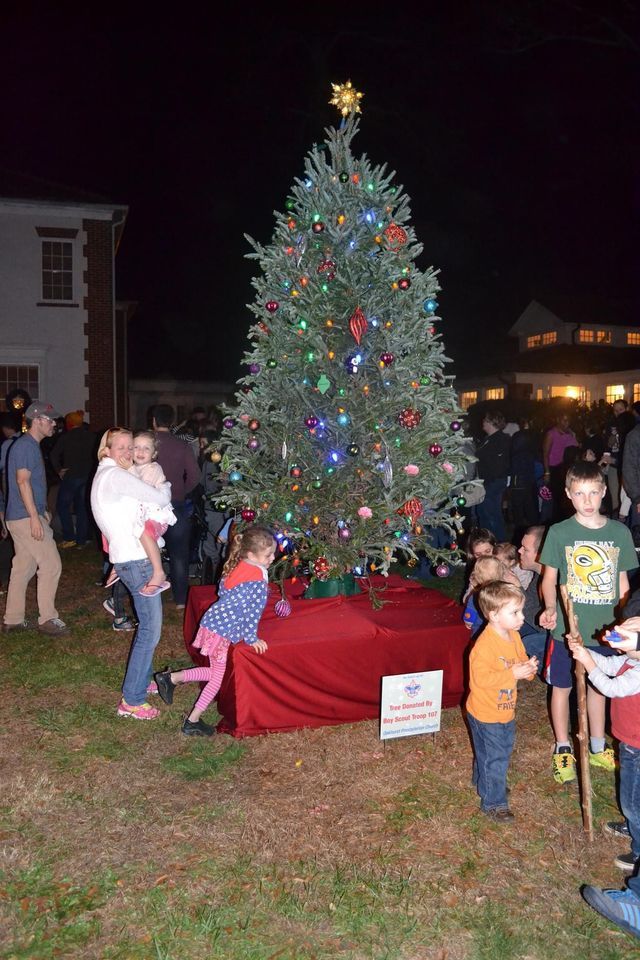 Oakhurst Holiday Lighting, Latern Parade & Concert Harmony Park