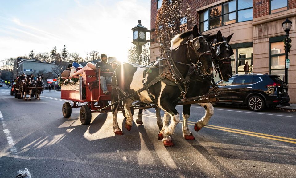 Christmas by the sea wagon rides, Camden Maine Camden National Bank